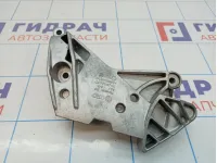 Кронштейн двигателя правый Skoda Superb (3T) 06J199207P