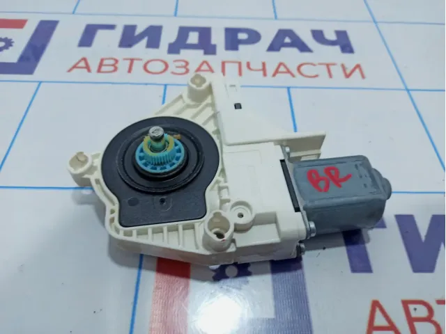 Моторчик стеклоподъемника задний правый Skoda Superb (3T) 8K0959812A