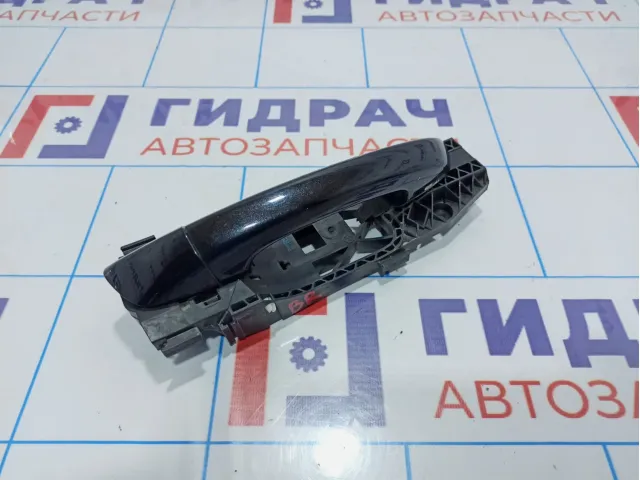 Ручка двери задней правой наружная Skoda Superb (3T)