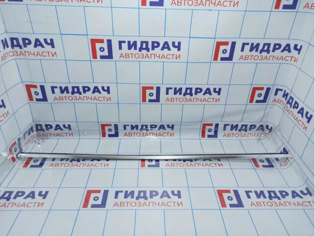 Накладка стекла переднего левого Skoda Superb (3T) 3T0837475A