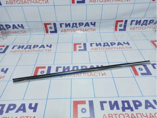 Накладка стекла заднего правого Skoda Superb (3T) 3T5839908