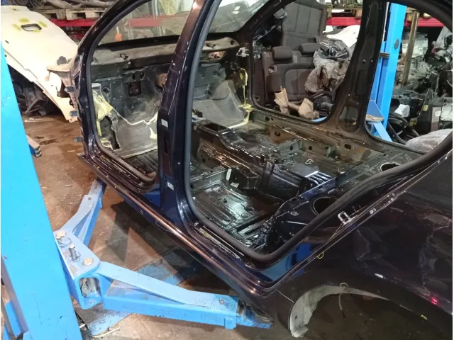 Порог со стойкой левый Skoda Superb (3T)
