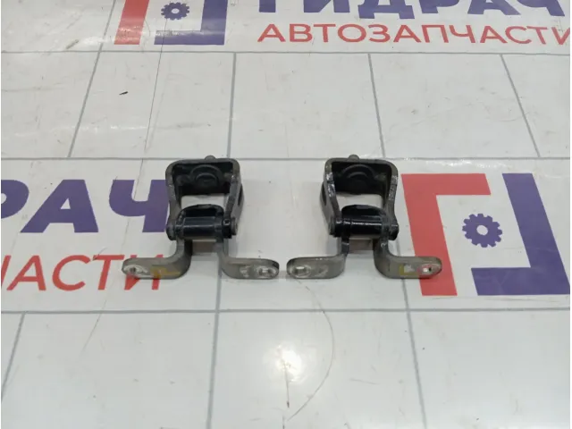 Петли крышки (двери) багажника Skoda Superb (3T)
