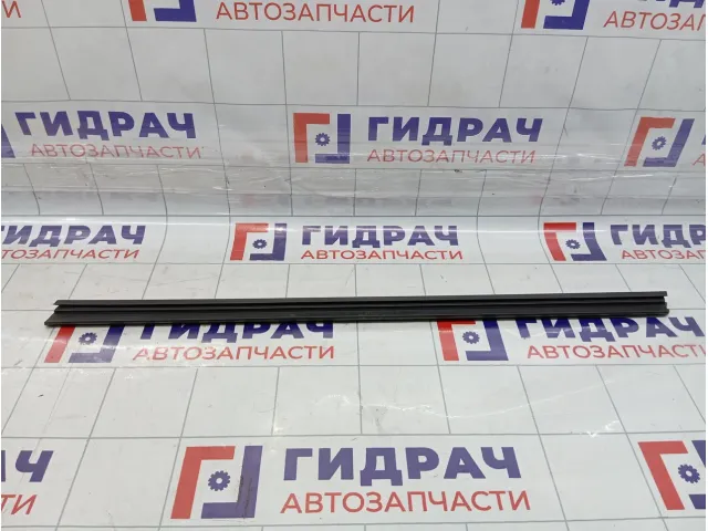 Уплотнитель стекла двери передний правый Skoda Superb (3T) 3T0837480