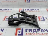 Кронштейн бампера передний правый Skoda Superb (3T) 3T0807056
