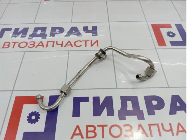 Трубка топливная Skoda Superb (3T) 06J127501L