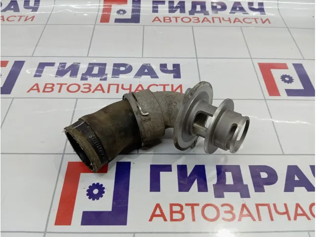 Патрубок радиатора Skoda Superb (3T)