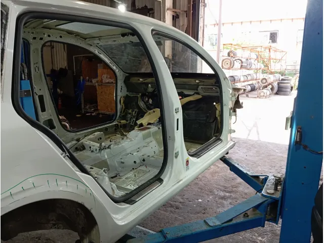 Порог со стойкой правый Skoda Superb (3T)