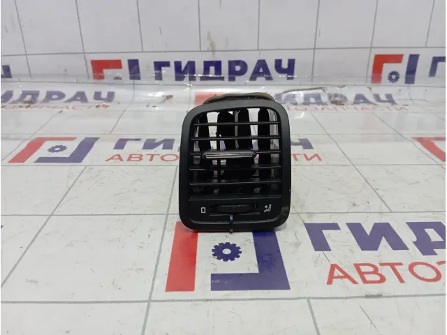 Дефлектор воздушный левый Skoda Yeti (5L) 5L0819701TDZ