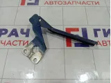 Петля капота правая Skoda Yeti 5L0823302D