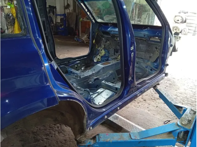Порог со стойкой правый Skoda Yeti 5L6809602C