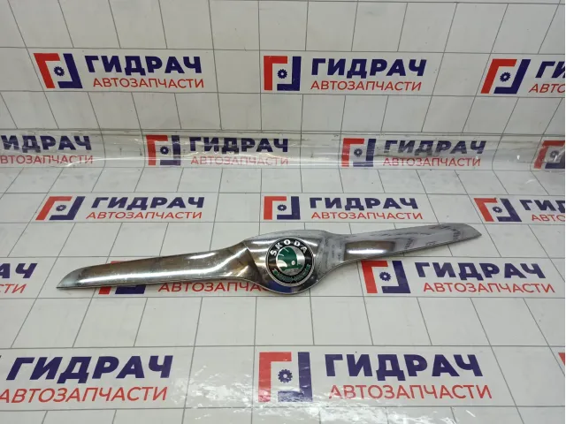 Накладка капота Skoda Yeti 5L0853633