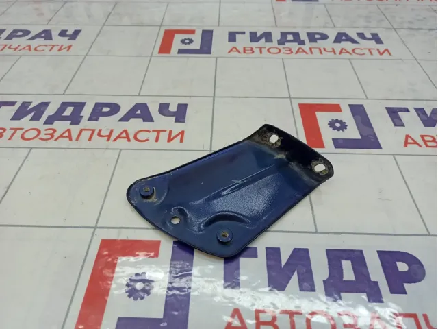Кронштейн крепления крыла переднего правого Skoda Yeti 5L0821142