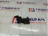 Крючок капота Skoda Yeti 5L0823480
