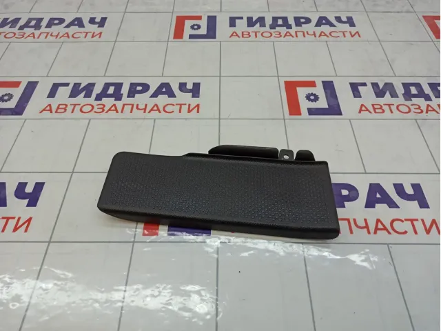 Накладка (кузов внутри) под ногу водителя Skoda Yeti 1K1864777B