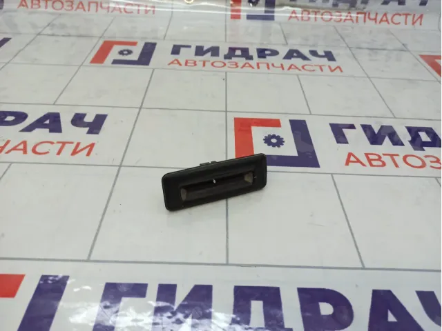 Кнопка открывания багажника Skoda Yeti 5E0827566