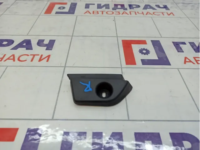 Накладка двери багажника Skoda Yeti 5L6853344