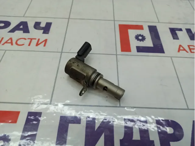 Клапан электромагнитный изменения фаз грм Skoda Yeti 03C906455A
