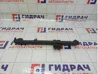 Кронштейн полки багажника правая Skoda Yeti 5L08678969B9