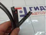 Трос открывания капота Skoda Yeti 5L0823535
