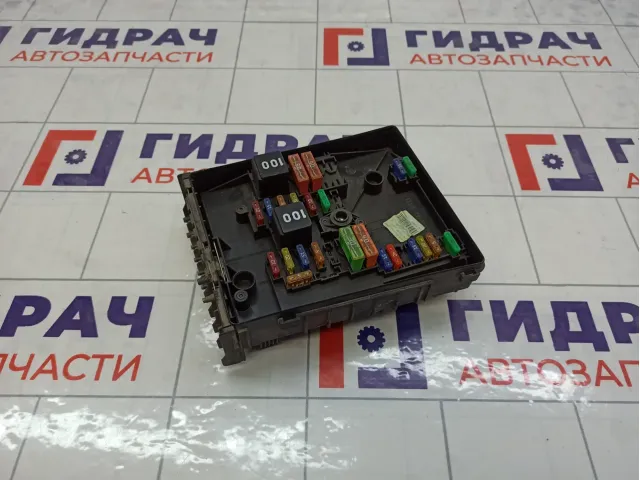 Блок предохранителей Skoda Yeti 1K0937118