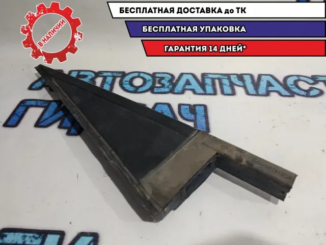 Накладка двери задней правой KIA Soul 838402K000WK.