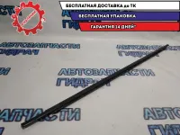 Накладка стекла переднего правого KIA Soul 822202K000.