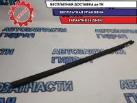 Накладка стекла переднего правого KIA Soul 822412K000. Внутренняя.
