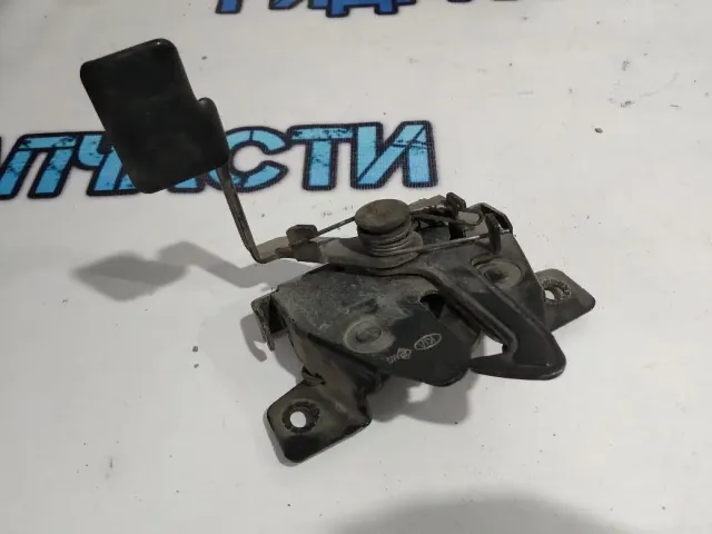 Замок капота KIA Soul 811302K000