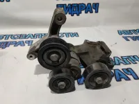 Кронштейн ролика-натяжителя Kia Sportage 252802G110.