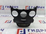 Накладка торпедо центральная SsangYong Actyon 8971034020HDX