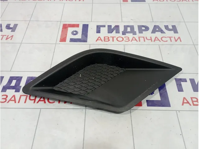 Решетка в бампер правая Ssang Yong Actyon New 8320234101