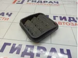 Решетка вентиляционная Ssang Yong Actyon New 6810008100