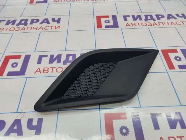 Заглушка бампера правая SsangYong Action 8320234101