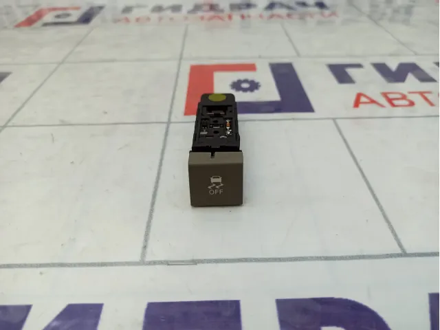 Кнопка антипробуксовочной системы SsangYong Actyon  8520034240LBA