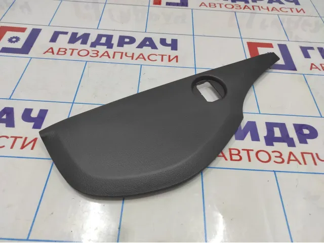 Накладка торпедо торцевая правая Ssang Yong Actyon New 7667034000.