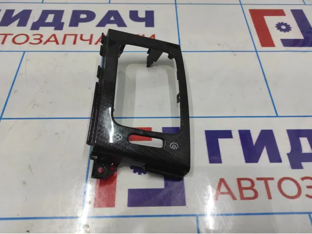 Накладка дефлектора центрального левого Ssang Yong Actyon New .