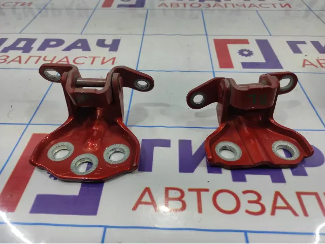 Петли двери задней левой Ssang Yong Actyon New . Комплект.