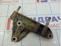 Кронштейн двигателя правый Ssang Yong Actyon New 6712200204. Нижний.