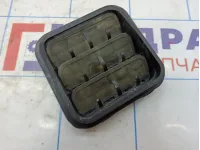 Решетка вентиляционная Ssang Yong Actyon New 6810008100.