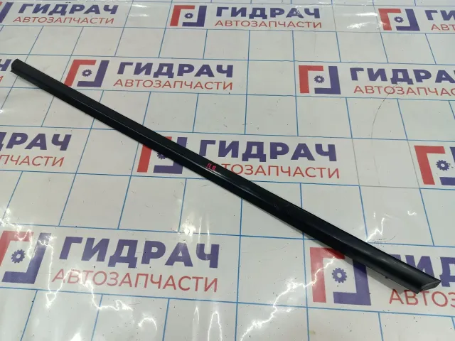 Накладка стекла заднего правого SsangYong Actyon Sport 7352032000