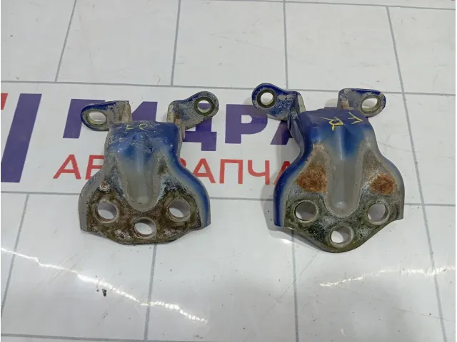 Петли двери передней правой SsangYong Actyon Sports