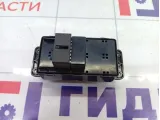 Кнопка стеклоподъемника передняя правая SsangYong Actyon Sports 8583009010