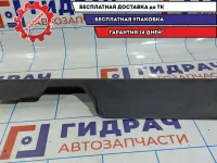 Накладка порога передняя левая внутренняя Ssang Yong Actyon New 7745034000LBA. Потертости.