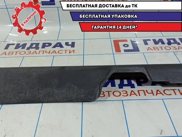 Накладка порога передняя правая внутренняя Ssang Yong Actyon New 7746034500LBA. Потертости.