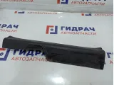Накладка порога передняя левая внутренняя Ssang Yong Actyon New 7745034000LBA. Потертости.