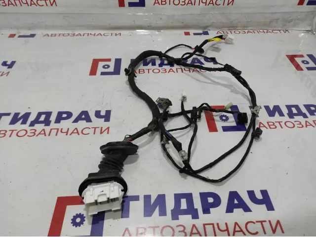 Проводка двери передней правой Ssang Yong Actyon New 8270234042.