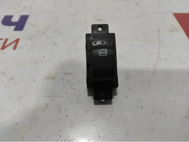 Кнопка стеклоподъемника Ssang Yong Actyon New 8582034000.