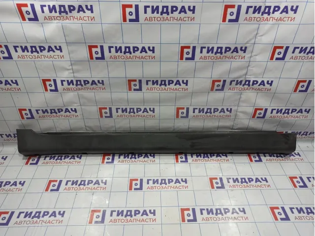 Накладка на порог наружная правая Ssang Yong Actyon New 7956034001. Дефект креплений.