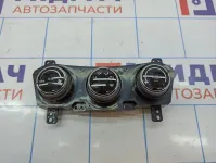 Блок управления климатической установкой Ssang Yong Actyon New 6873034021. Потертости.